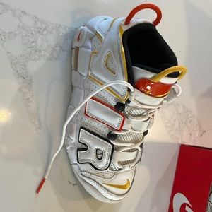 Nike Air More Uptempo- 5.5y